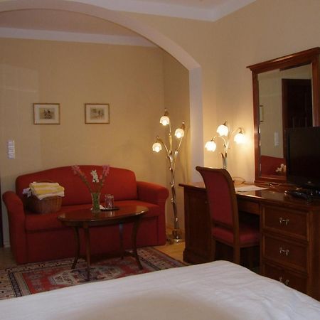 Hotel See-Villa มิลชตัทท์ ภายนอก รูปภาพ