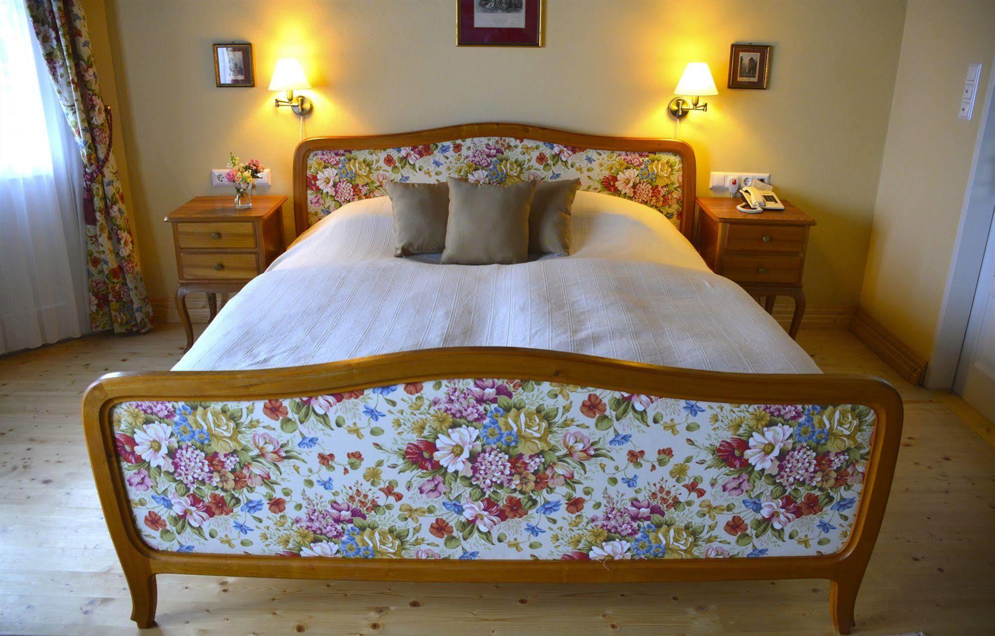 Hotel See-Villa มิลชตัทท์ ภายนอก รูปภาพ